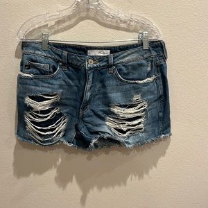 CUTE JEAN SHORTS!